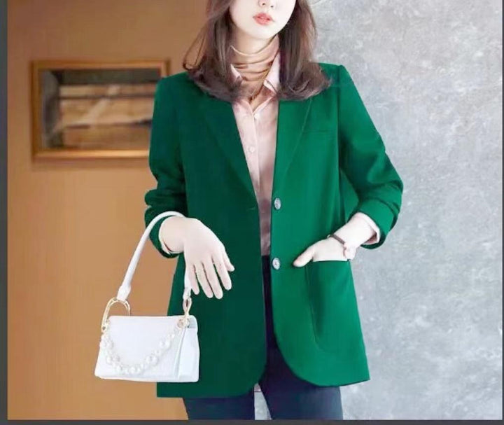 Kvinnors eleganta och moderna blazer med fickor Mirla-Eva Jonsson