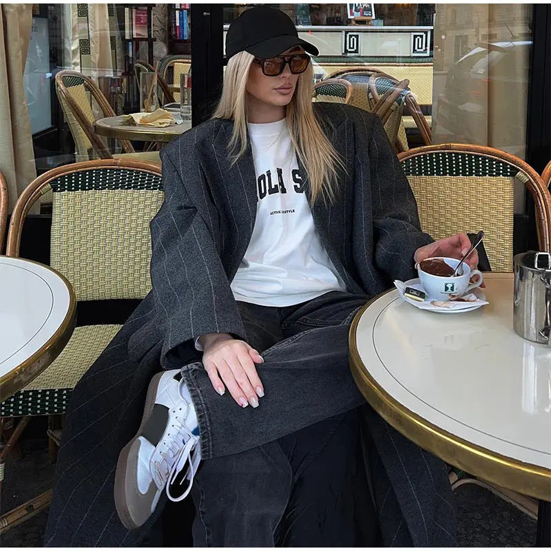 Kvinnors eleganta och stiliga lång jacka Mirla-Eva Jonsson