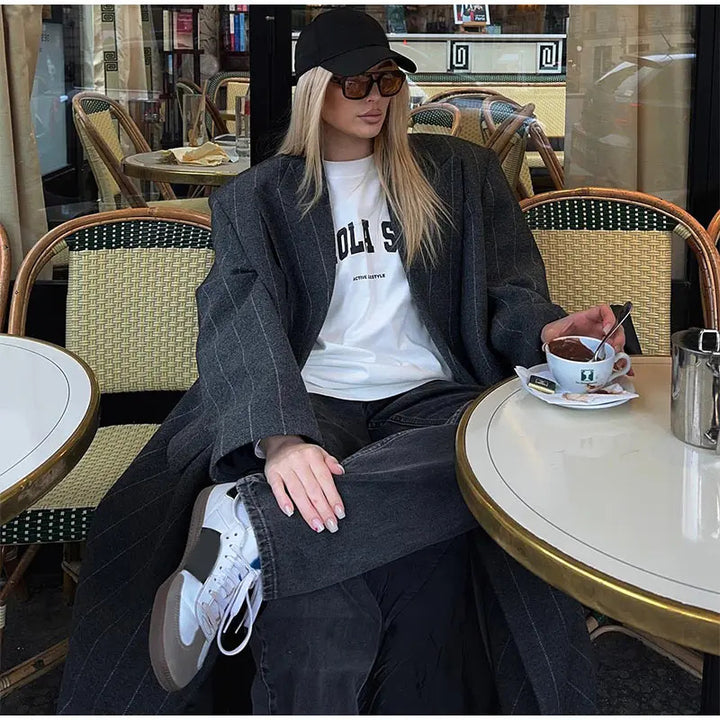 Kvinnors eleganta och stiliga lång jacka Mirla-Eva Jonsson