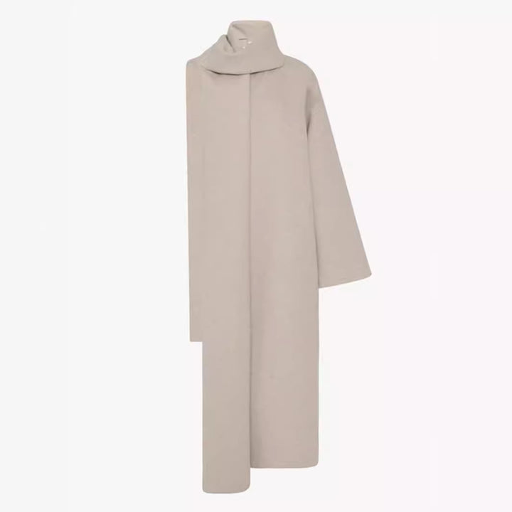 Kvinnors eleganta och tidlösa ullponcho med scarf Mirla-Eva Jonsson