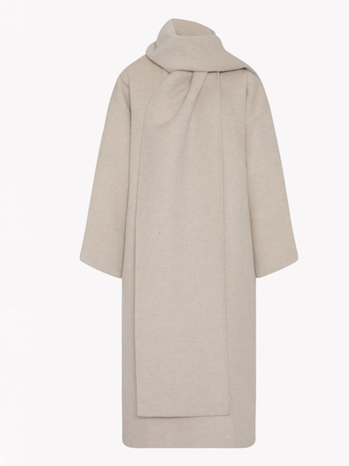 Kvinnors eleganta och tidlösa ullponcho med scarf Mirla-Eva Jonsson