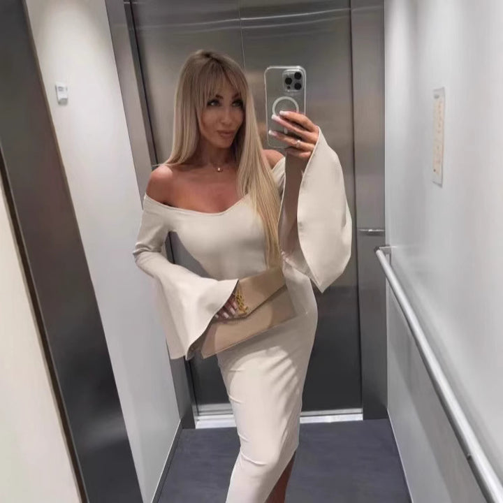 Kvinnors eleganta off-shoulder mini-klänning med voluminösa ärmar och hög slits Mirla-Eva Jonsson