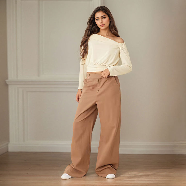 Kvinnors eleganta off-shoulder topp med draperad design och ruching Mirla-Eva Jonsson