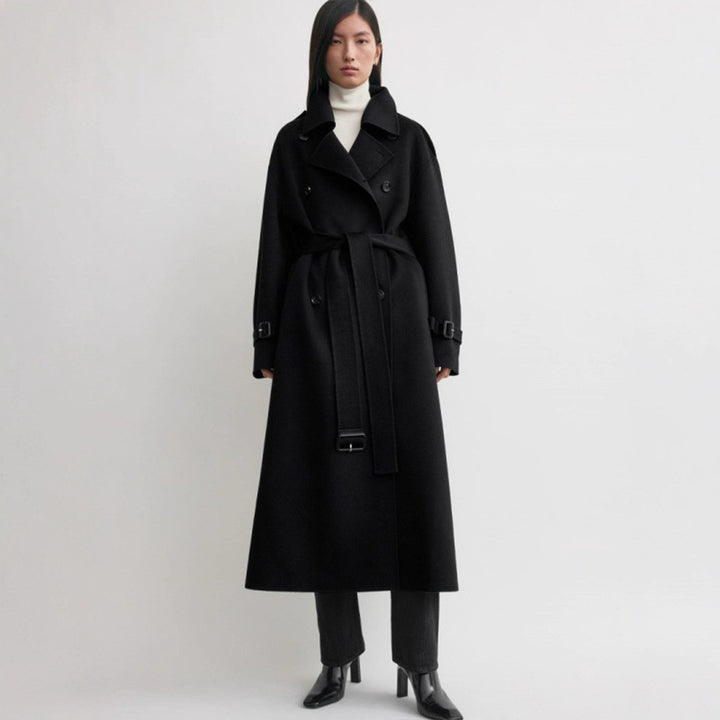 Kvinnors eleganta överlångt ull trench coat Mirla-Eva Jonsson