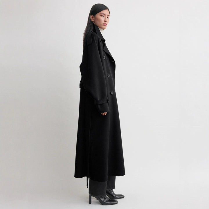 Kvinnors eleganta överlångt ull trench coat Mirla-Eva Jonsson