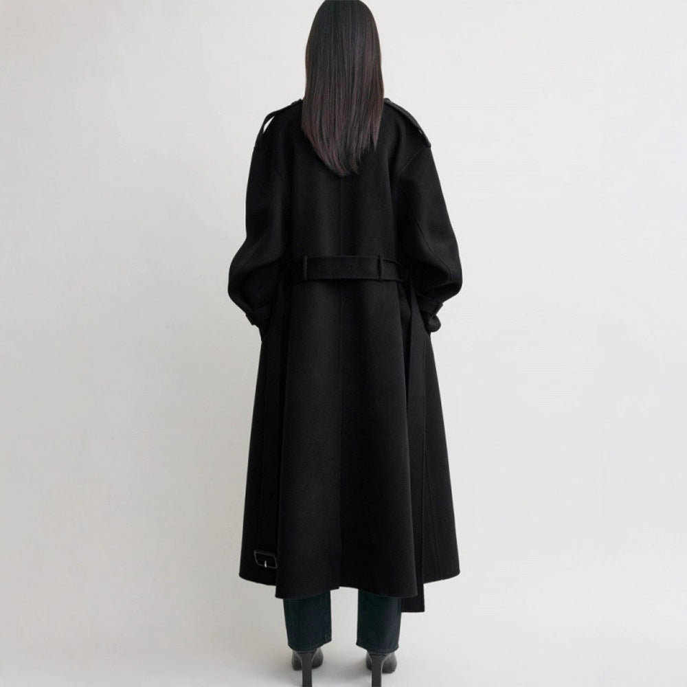 Kvinnors eleganta överlångt ull trench coat Mirla-Eva Jonsson