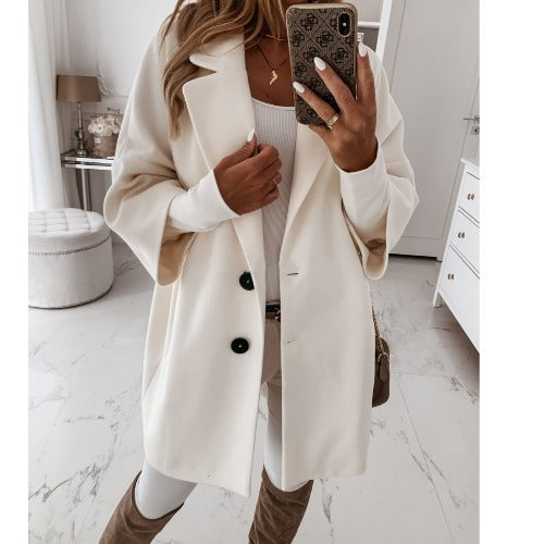 Kvinnors eleganta oversized kappan Mirla-Eva Jonsson