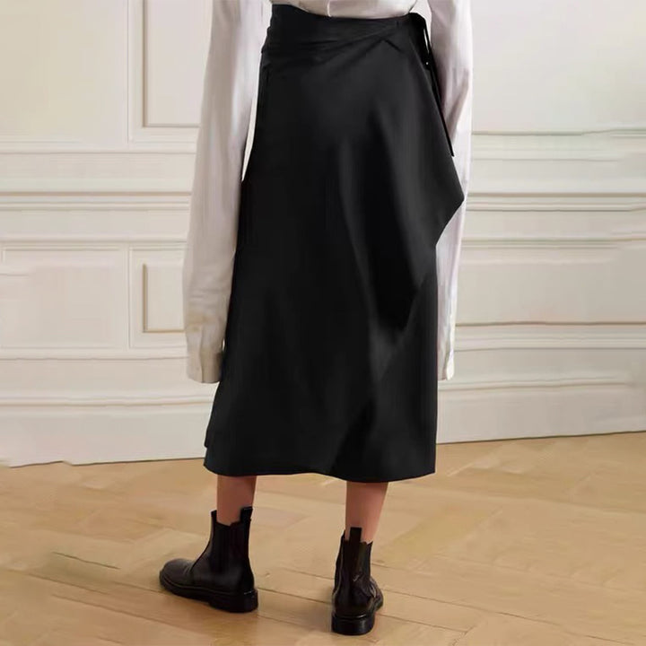 Kvinnors eleganta pennkjol med raffinerade detaljer Mirla-Eva Jonsson