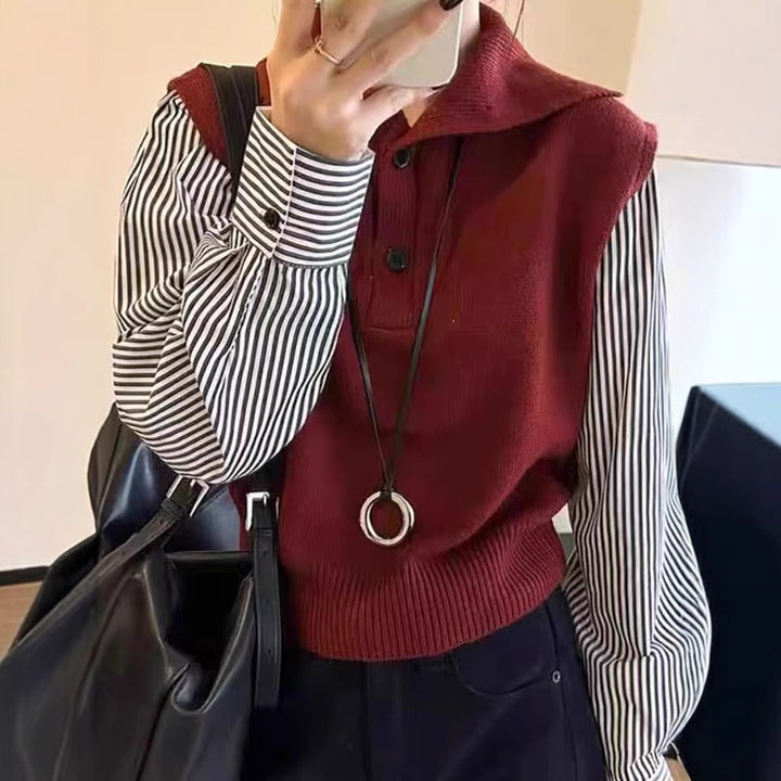 Kvinnors eleganta pullover med hög krage och knappr detaljer Mirla-Eva Jonsson