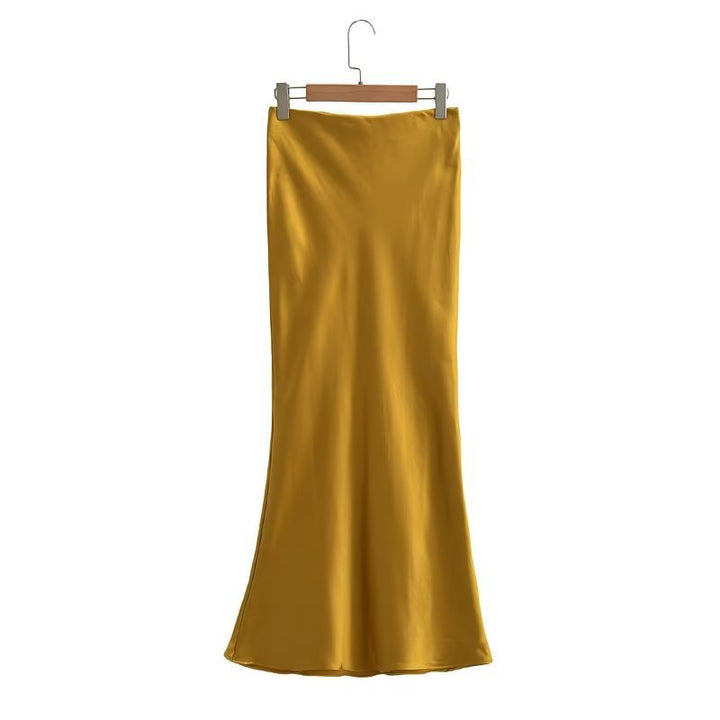 Kvinnors eleganta satin kjol i minimalistisk stil med mjukt fall Mirla-Eva Jonsson