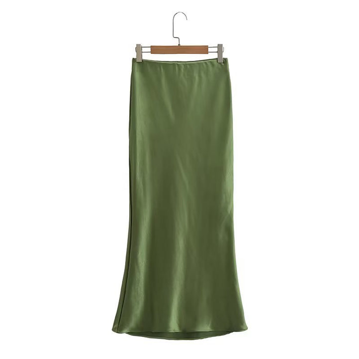 Kvinnors eleganta satin kjol i minimalistisk stil med mjukt fall Mirla-Eva Jonsson