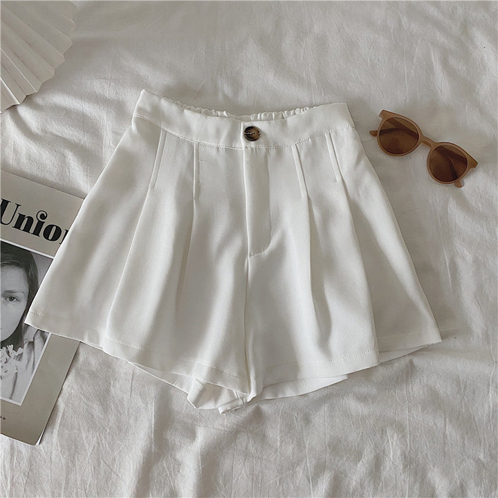 Kvinnors eleganta shorts med veck och knappdetalj-Eva Jonsson