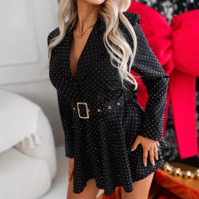 Kvinnors eleganta skjortklänning med bälte och prickmönster Mirla-Eva Jonsson