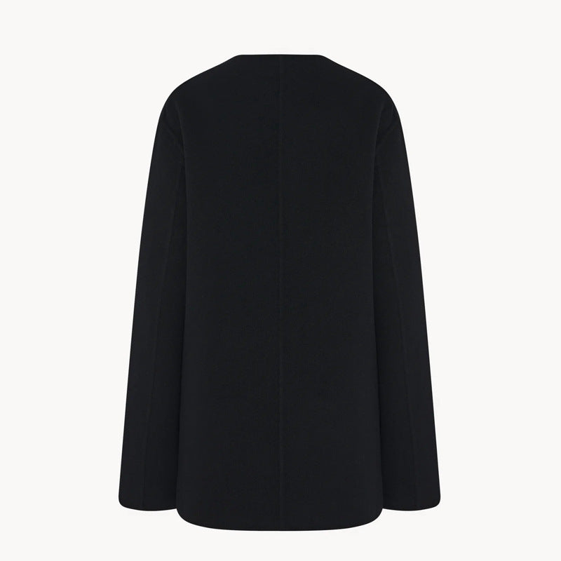 Kvinnors eleganta stickade blazer med stora slag och praktiska fickor Mirla-Eva Jonsson