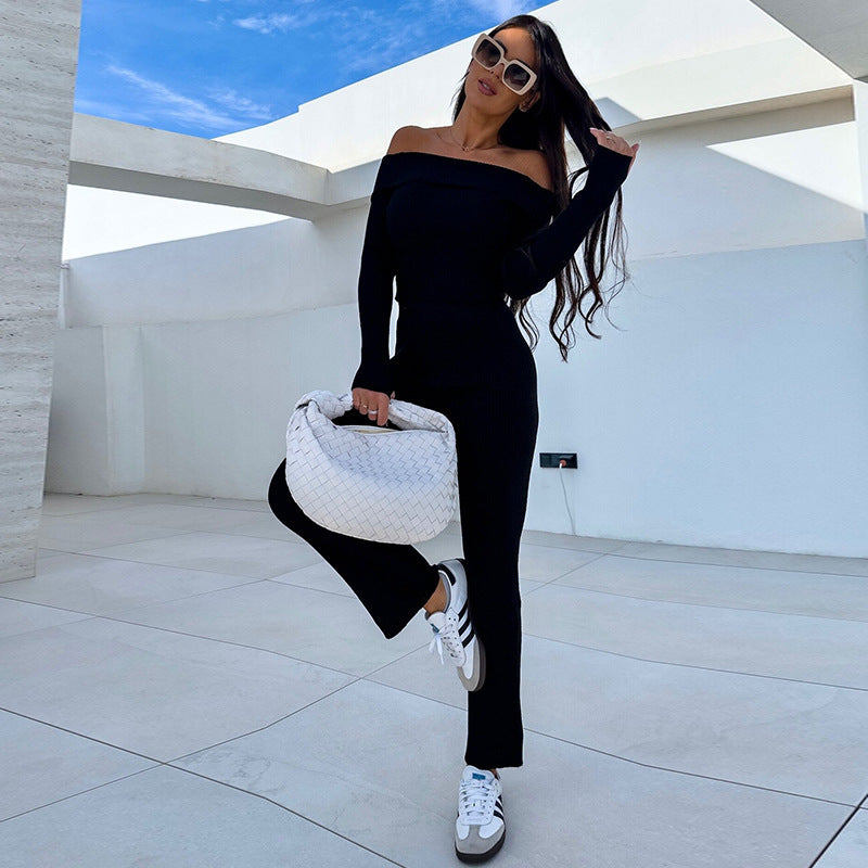 Kvinnors eleganta stickade jumpsuit med off-shoulder design och vida ben Mirla-Eva Jonsson