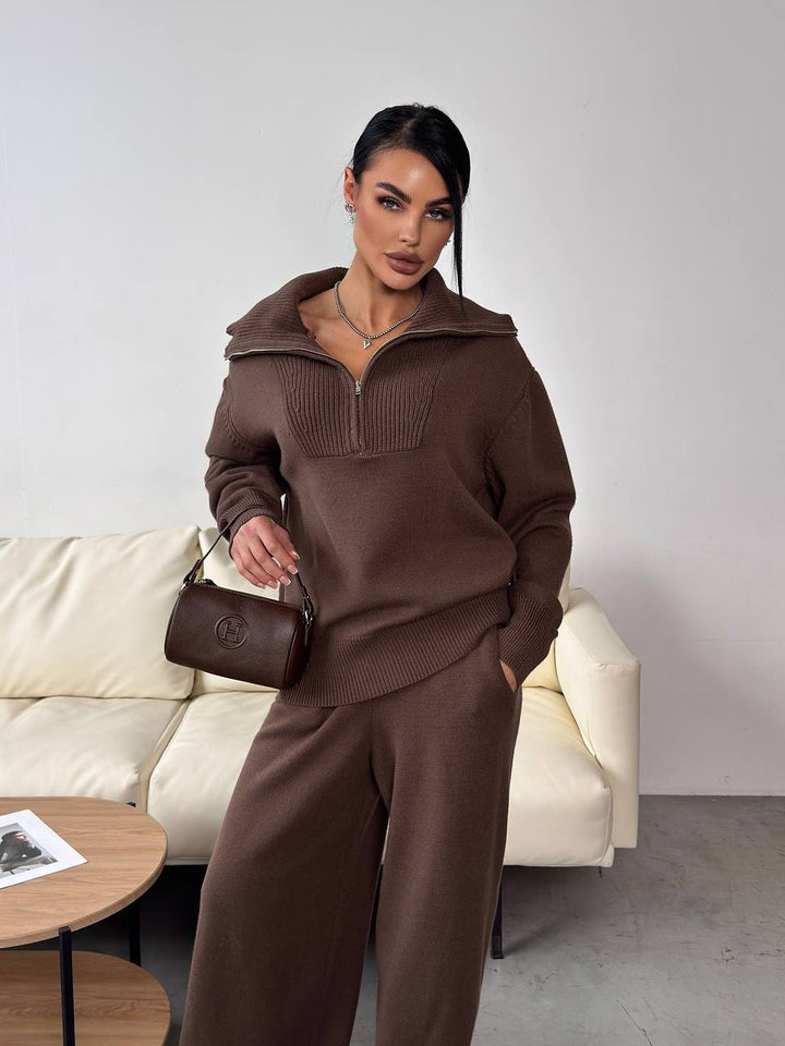 Kvinnors eleganta stickade pullover med halv dragkedja och vida byxor Eva Jonsson-Eva Jonsson
