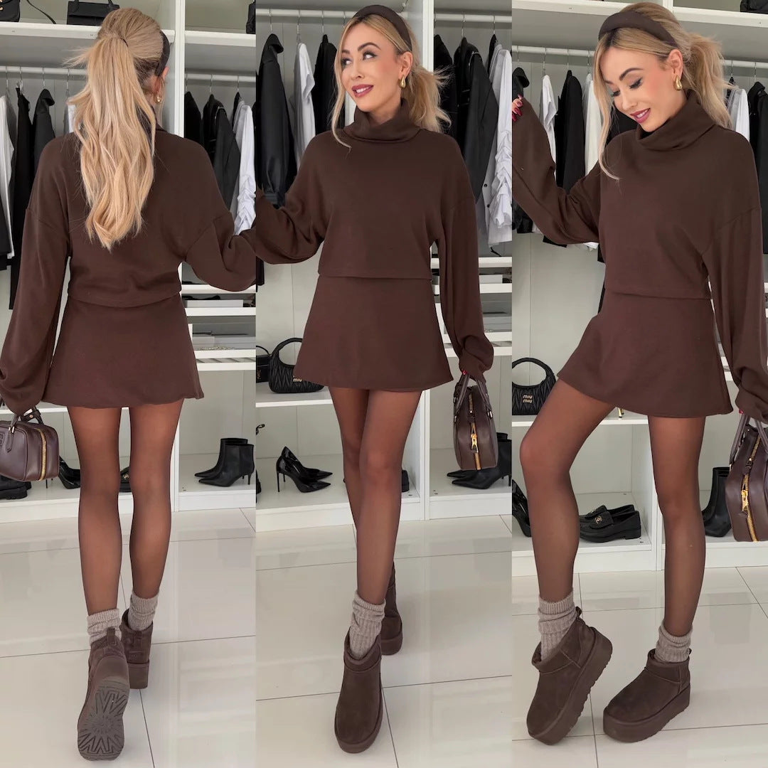 Kvinnors eleganta sweatshirt-klänning med hög krage och vid skärning-Eva Jonsson