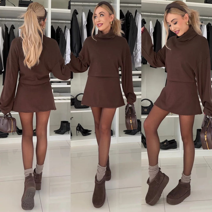 Kvinnors eleganta sweatshirt-klänning med hög krage och vid skärning-Eva Jonsson