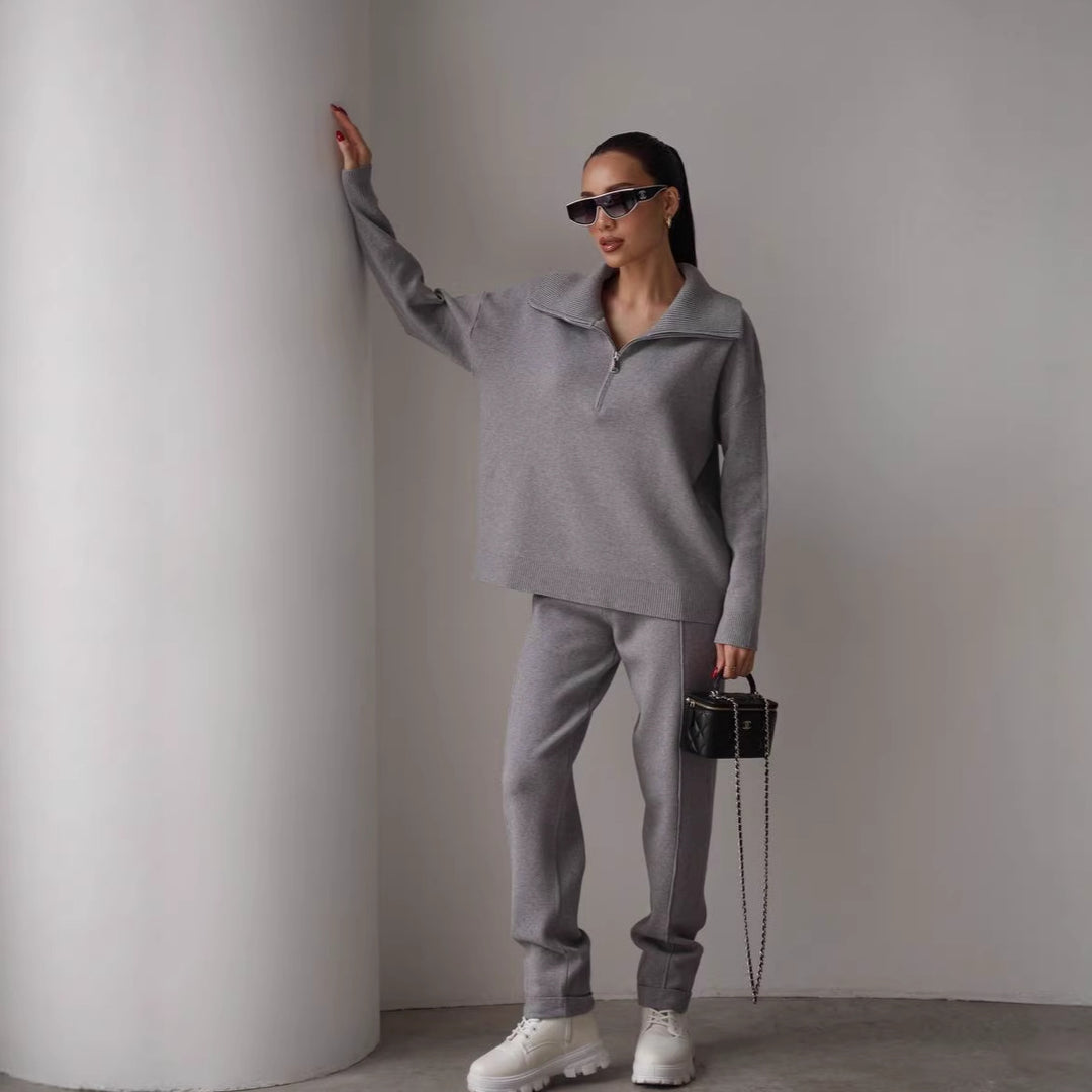 Kvinnors eleganta sweatshirt- och joggersset med hög krage och dragkedja Mirla-Eva Jonsson