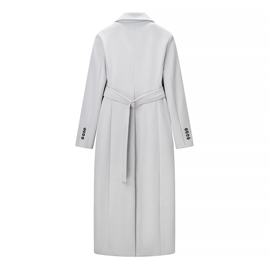 Kvinnors eleganta trenchcoat med dubbelknäppning och skräddarsydd passform Mirla-Eva Jonsson