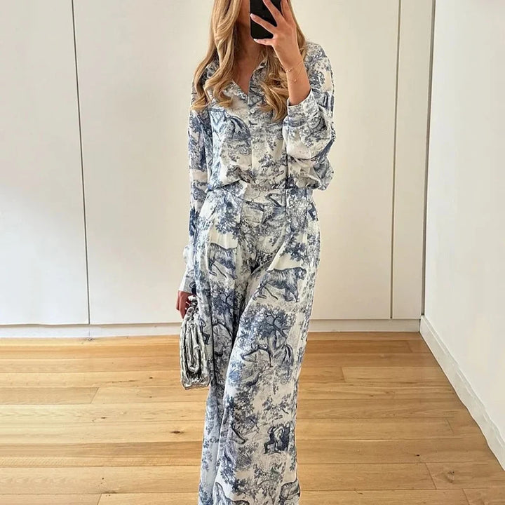 Kvinnors eleganta tvådelade set med lös passform och blomsterdesign Mirla-Eva Jonsson