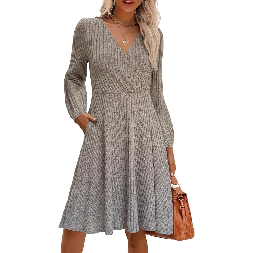 Kvinnors eleganta viskos mini klänning med strukturerad topp och voluminösa ärmar Mirla-Eva Jonsson