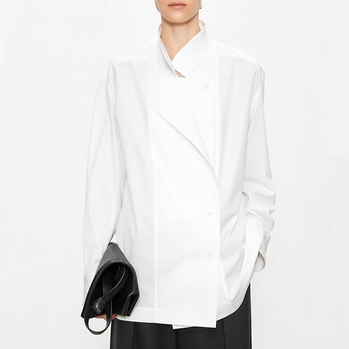 Kvinnors fashionabla asymmetrisk skjorta blus Mirla-Eva Jonsson