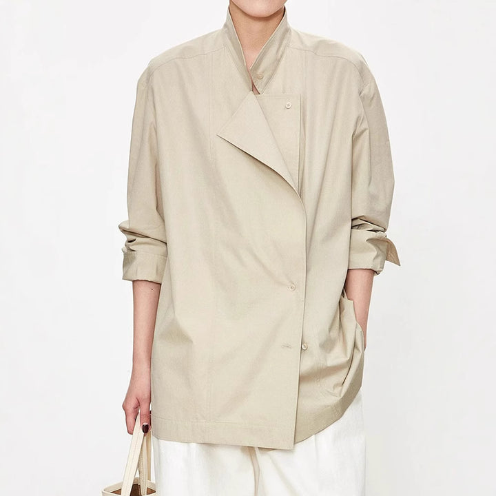 Kvinnors fashionabla asymmetrisk skjorta blus Mirla-Eva Jonsson