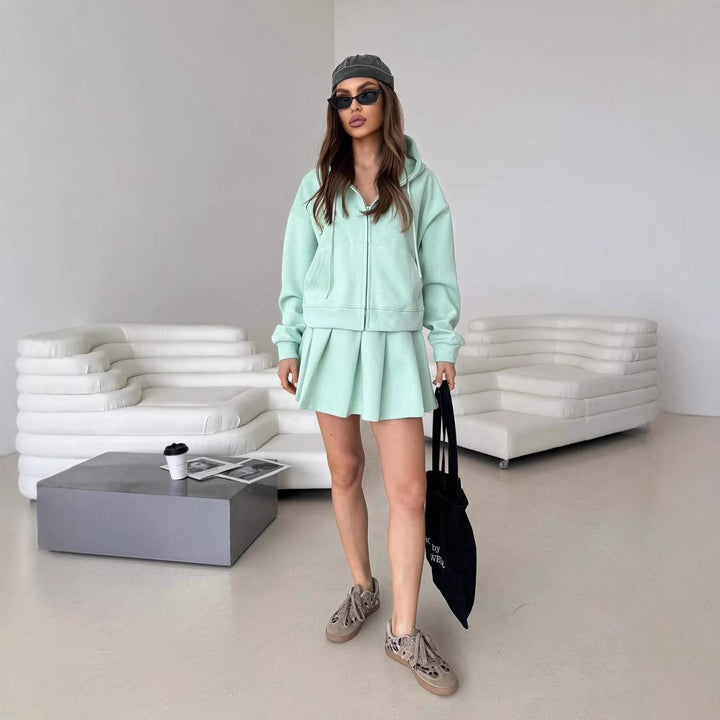 Kvinnors fashionabla hoodtröja med kjol Mirla-Eva Jonsson
