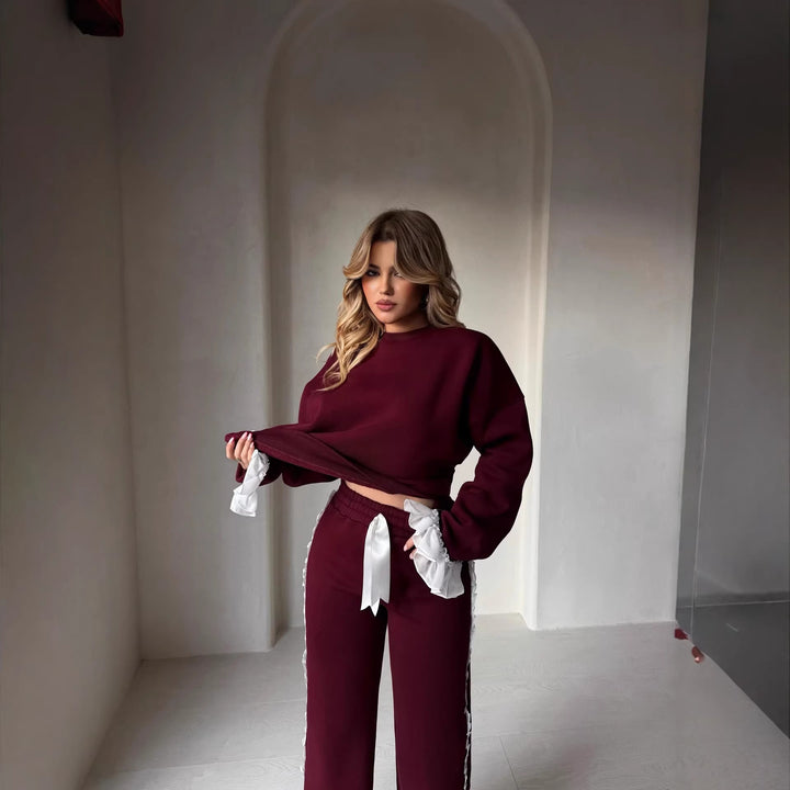 Kvinnors fashionabla lounge set med höga volangdetaljer-Eva Jonsson
