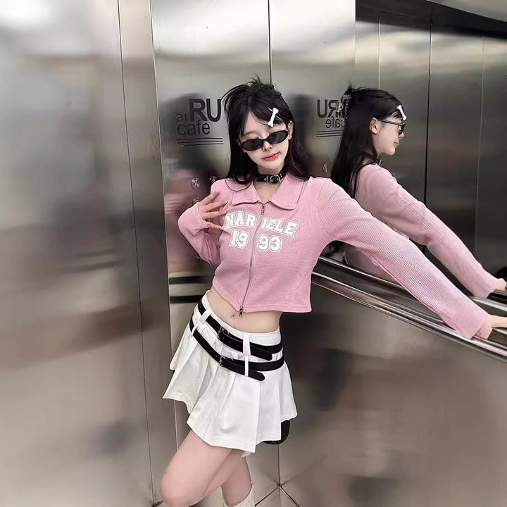 Kvinnors fashionabla och sportiga cropped skjorta med dragkedja Mirla-Eva Jonsson