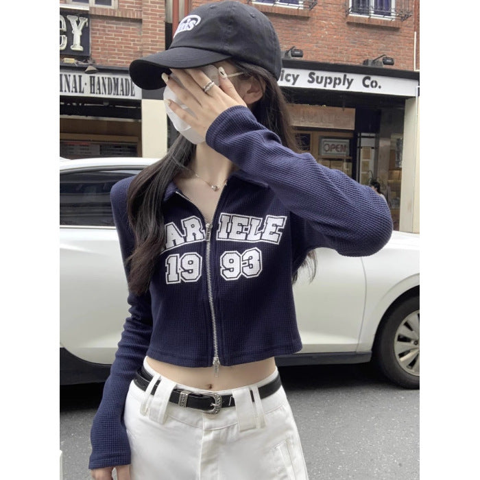 Kvinnors fashionabla och sportiga cropped skjorta med dragkedja Mirla-Eva Jonsson