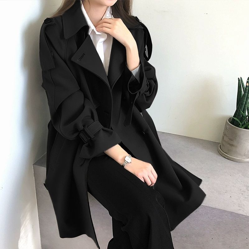Kvinnors fashionable trench coat med texturerad design Mirla-Eva Jonsson