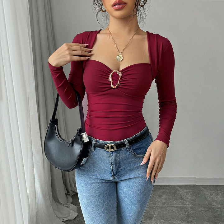 Kvinnors figurformande bodysuit med elegant hjärtformad halsringning och draperingsdetaljer Mirla-Eva Jonsson