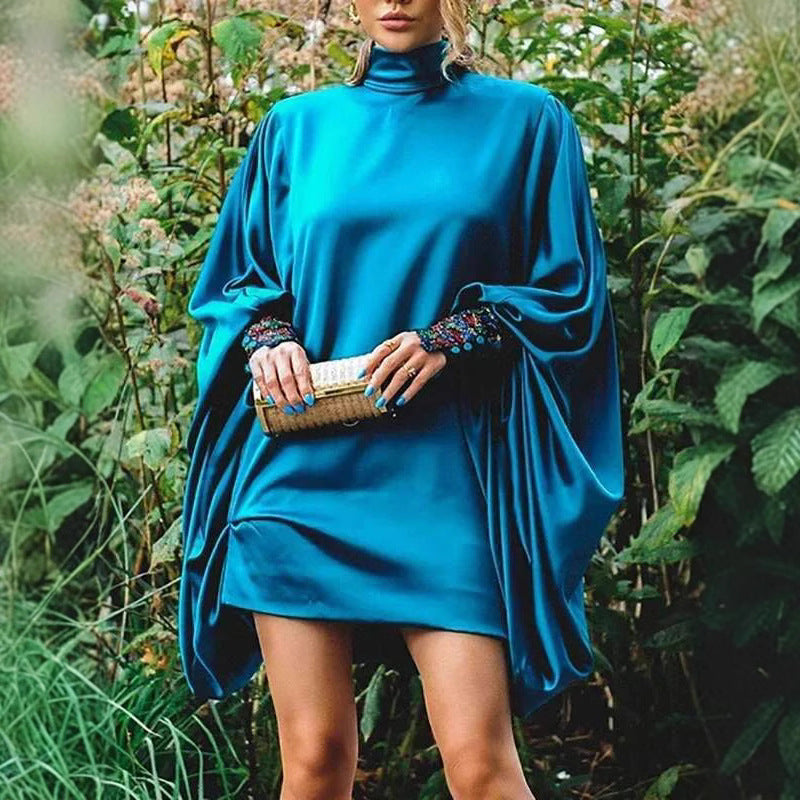 Kvinnors figurkjol med innovativ oversized passform och dekorativa ärmar Mirla-Eva Jonsson