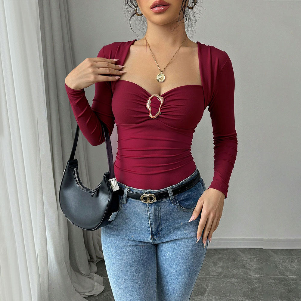Kvinnors figurnära bodysuit med elegant hjärtnacke och draperingsdetaljer Mirla-Eva Jonsson