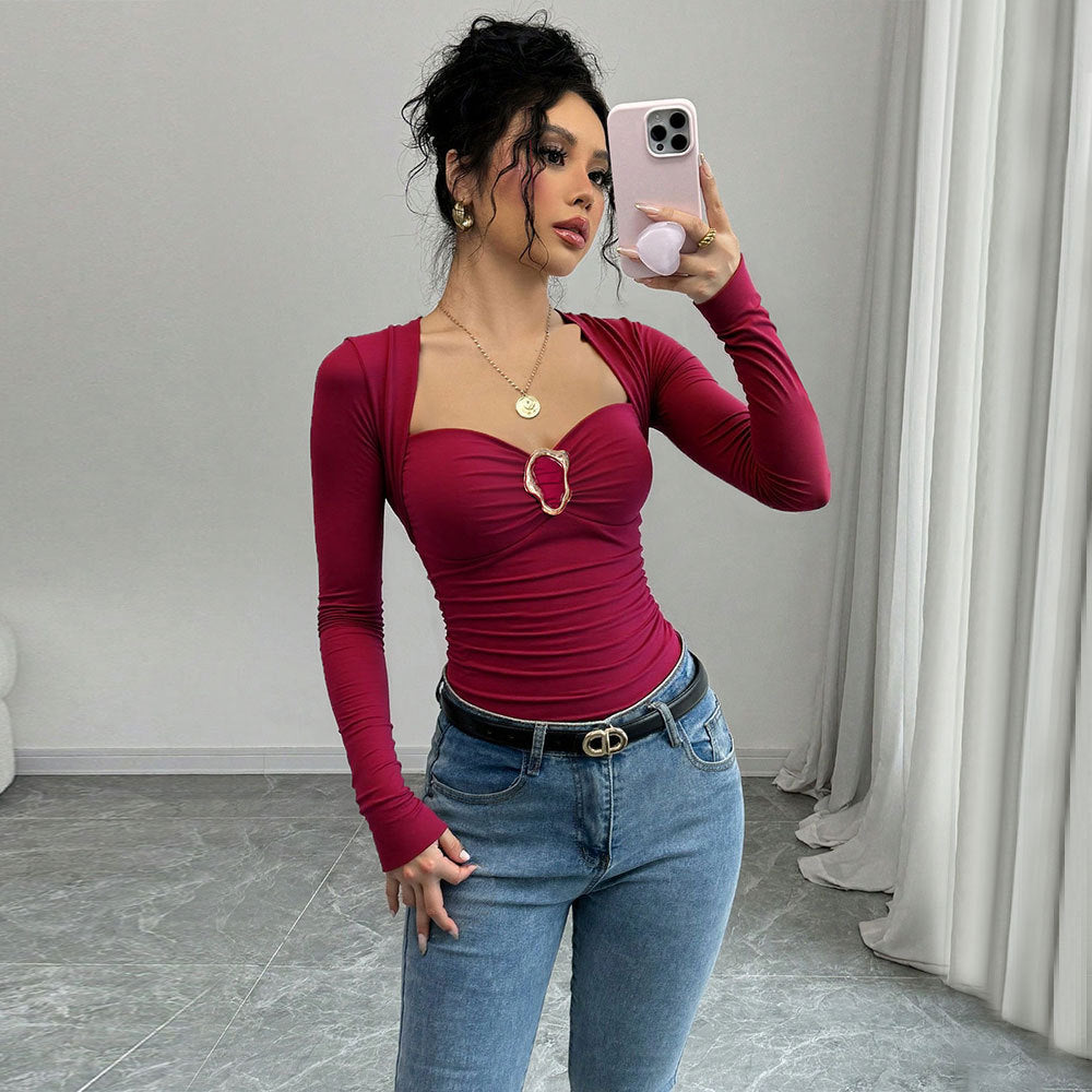 Kvinnors figurnära bodysuit med elegant hjärtnacke och draperingsdetaljer Mirla-Eva Jonsson