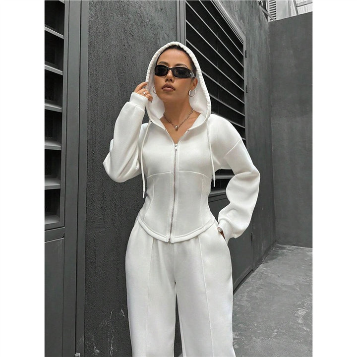 Kvinnors figurnära hoodie-set med subtila dragkedjedetaljer Mirla-Eva Jonsson
