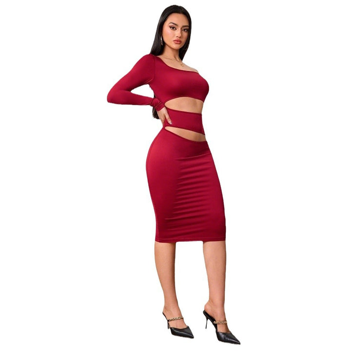 Kvinnors figursydda cut-out midi klänning med asymmetrisk design och långa ärmar Mirla-Eva Jonsson