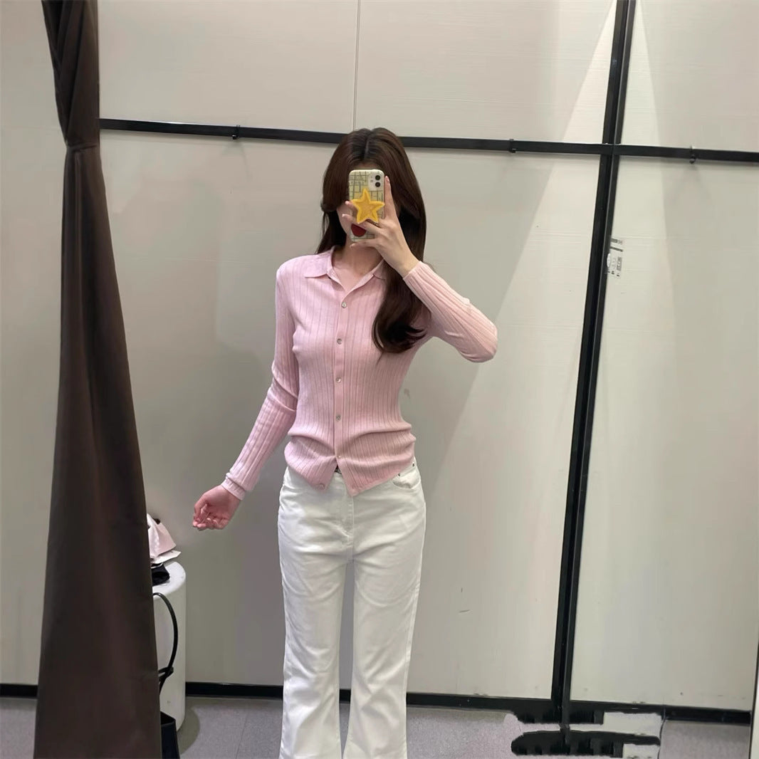 Kvinnors finstickad blus med elegant krage och knappstängning Mirla-Eva Jonsson