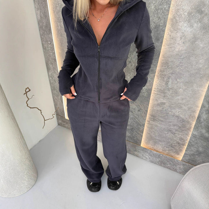 Kvinnors fleece jumpsuit med hög krage och praktiska fickor-Eva Jonsson