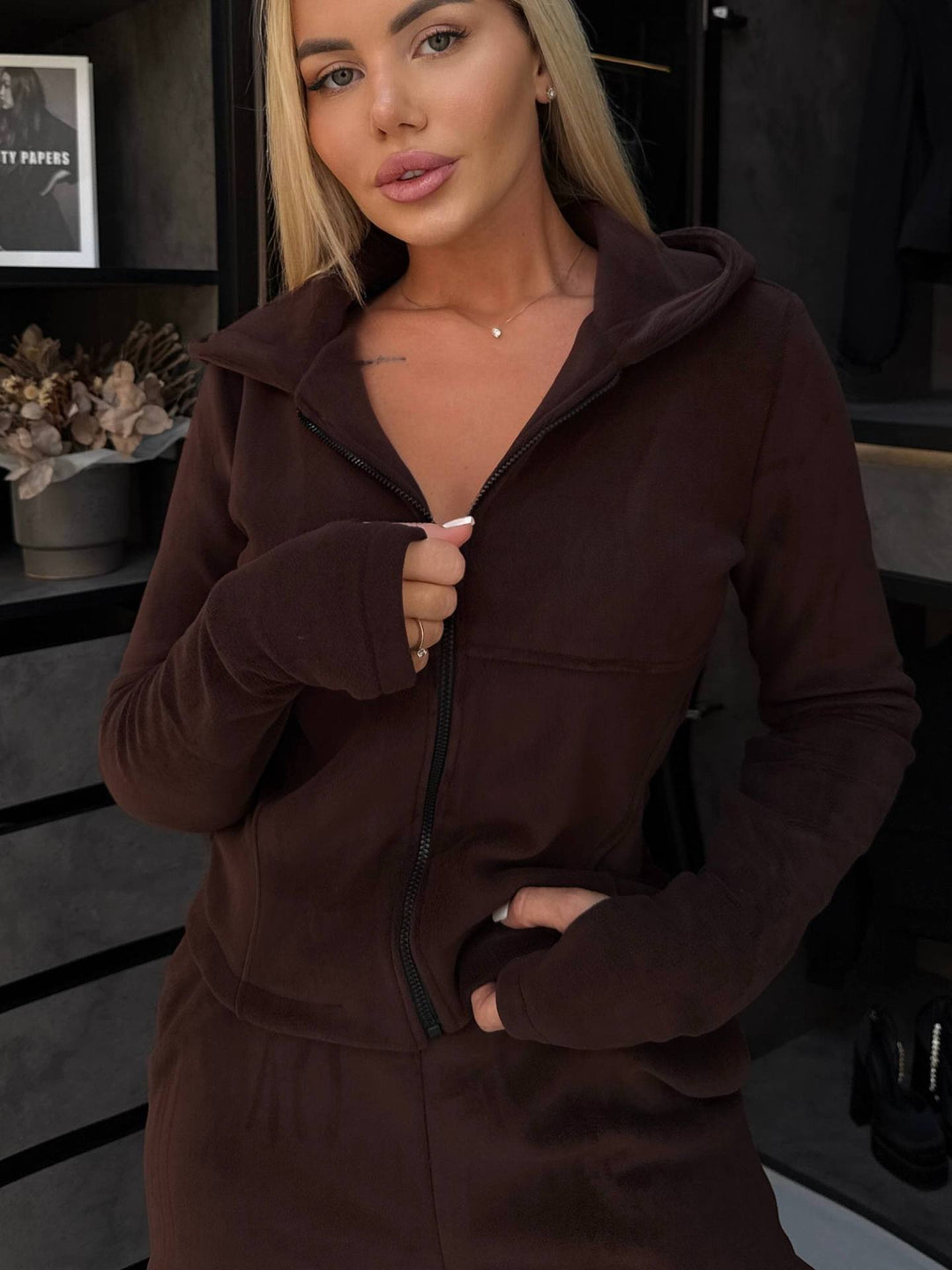 Kvinnors fleece jumpsuit med hög krage och praktiska fickor-Eva Jonsson