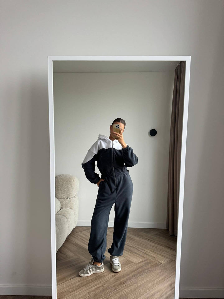 Kvinnors fleece jumpsuit med hög krage och praktiska fickor Mirla-Eva Jonsson