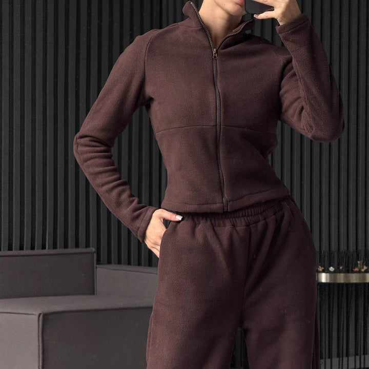 Kvinnors fleece lounge wear kostym med hög krage och elastisk midja Mirla-Eva Jonsson