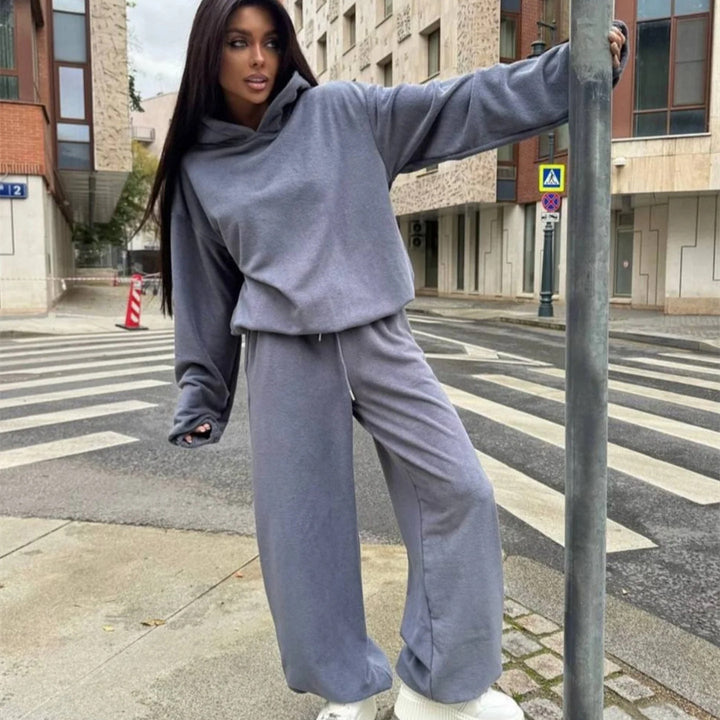 Kvinnors fleece loungewear-set med praktiska fickor och avslappnad passform Mirla-Eva Jonsson
