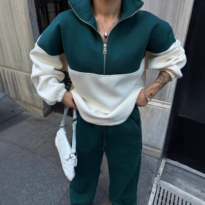 Kvinnors fleece sweatshirt med hög krage och praktiska sidofickor Mirla-Eva Jonsson