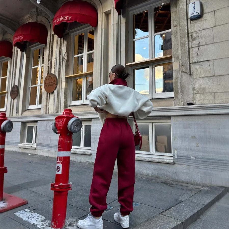Kvinnors fleece sweatshirt med hög krage och praktiska sidofickor Mirla-Eva Jonsson