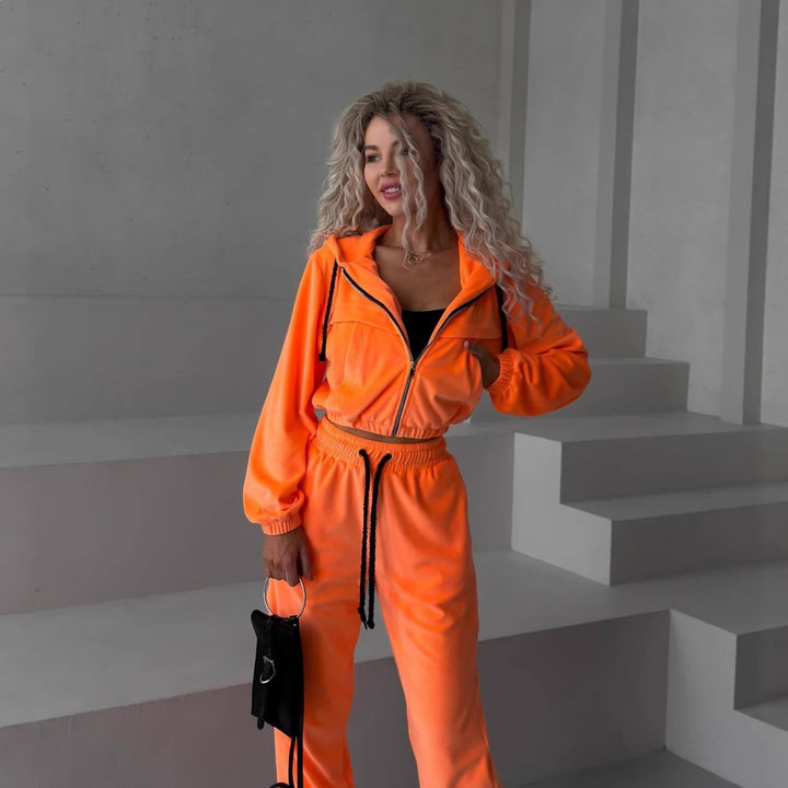 Kvinnors fleece träningsdräkt med hög krage och elegant dragkedja-Eva Jonsson