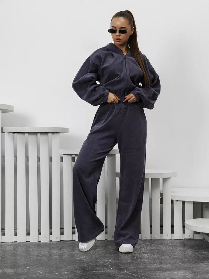 Kvinnors fleece träningsdräkt med huva och lös passform Mirla-Eva Jonsson