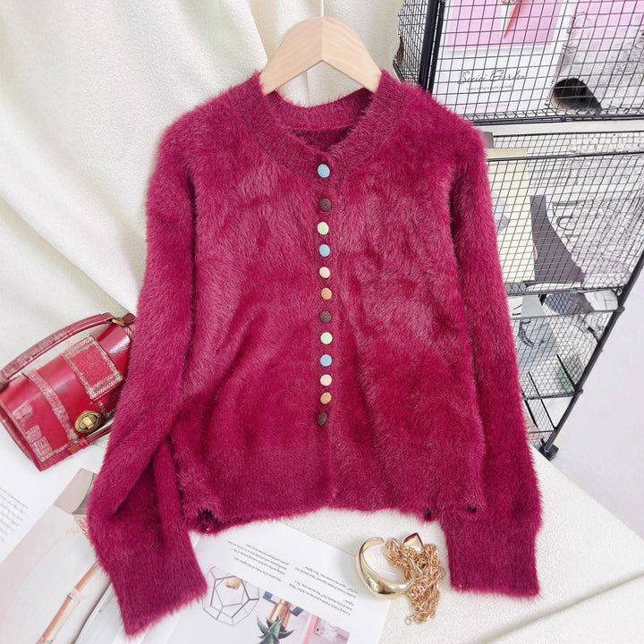 Kvinnors fluffiga cardigan med färgglada knappar och vidskuren design Mirla-Eva Jonsson